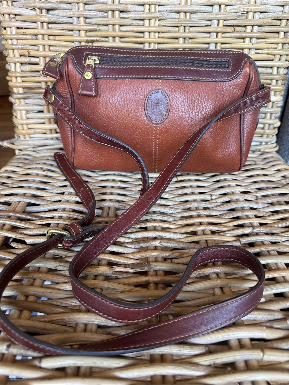 Vintage 90s/Y2K Liz Claiborne Brown Leather Crossbody Bag tan with brown trim